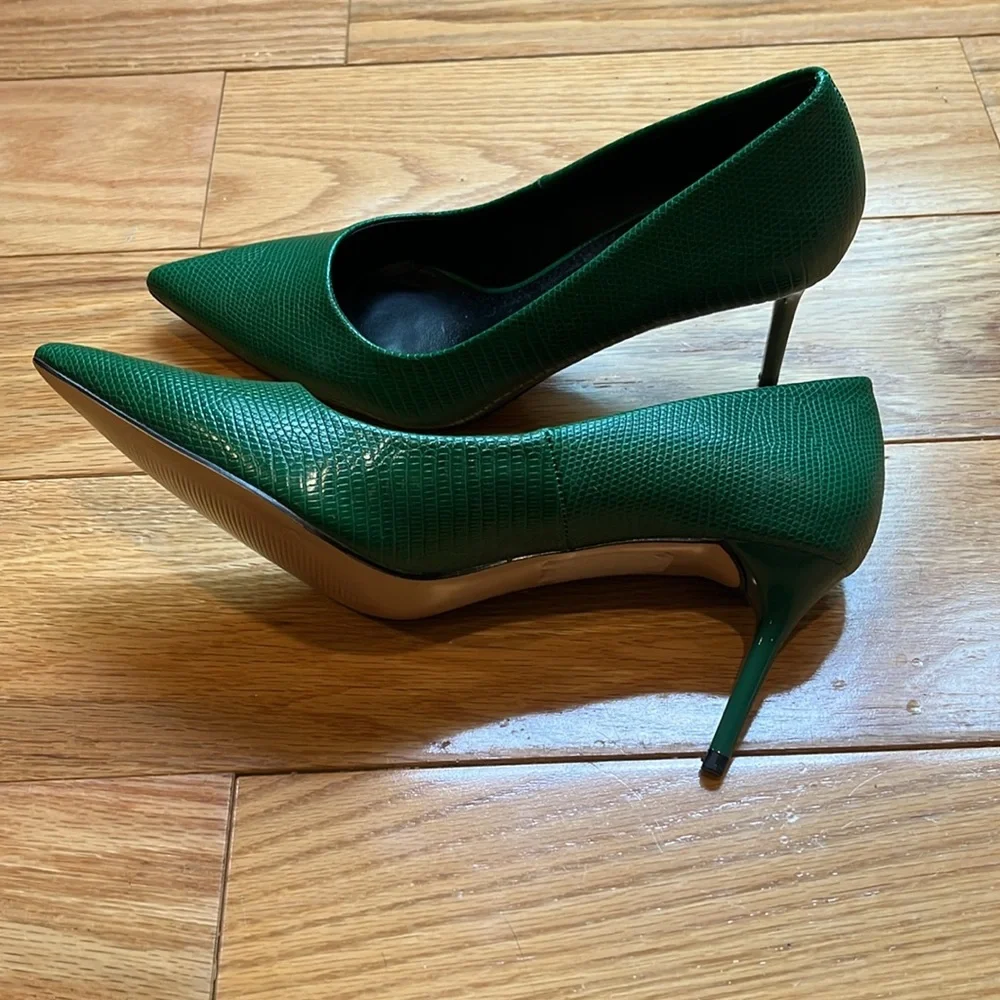 New York & Company green snake skin print pumps sz 10 - Picture 5 of 10